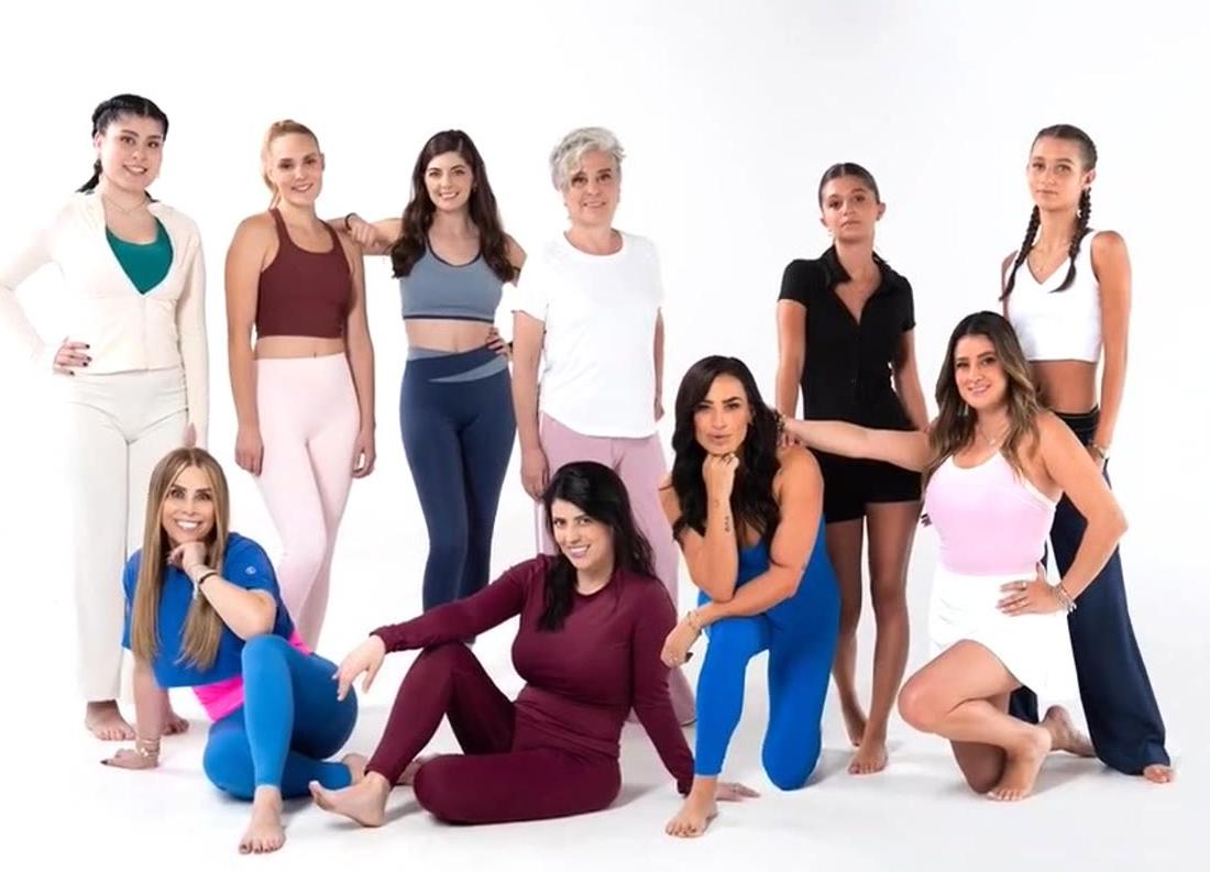 Las mujeres de KINARA juntas, la comunidad completa